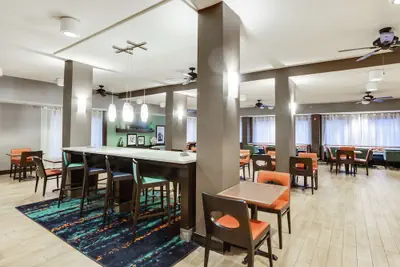 Photo 4 - Hampton Inn Orlando International Drive/Convention Center