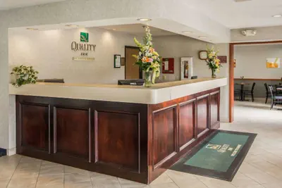 Photo 4 - Quality Inn Dundee