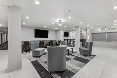 Photo 4 - Days Inn by Wyndham San Antonio Downtown