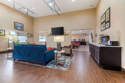 Photo 3 - Comfort Suites Keeneland