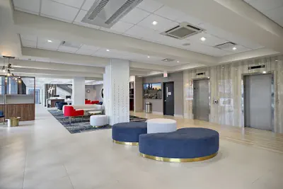 Photo 3 - Holiday Inn & Suites Chicago - Downtown by IHG