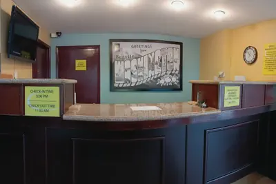 Photo 4 - Sutton Suites Hotel