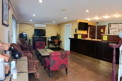 Photo 3 - Sutton Suites Hotel