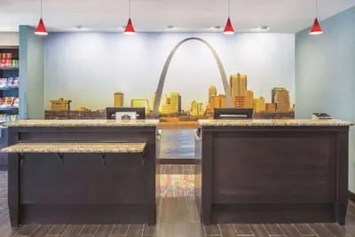 Photo 5 - La Quinta Inn & Suites by Wyndham O'Fallon, IL - St. Louis