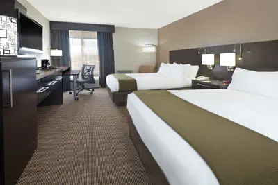 Photo 5 - Holiday Inn Express Hotel & Suites Colby by IHG