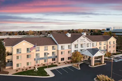 Photo 2 - Fairfield Inn and Suites by Marriott Denver Aurora/ Medical Center