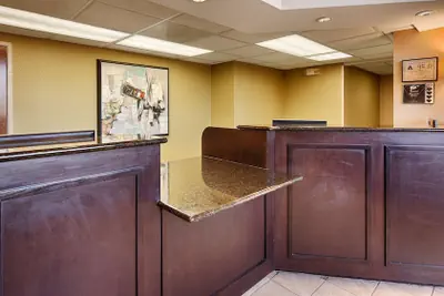 Photo 5 - SureStay Plus Hotel by Best Western Roanoke Rapids I-95