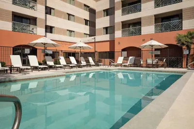 Photo 2 - Courtyard by Marriott Scottsdale Old Town
