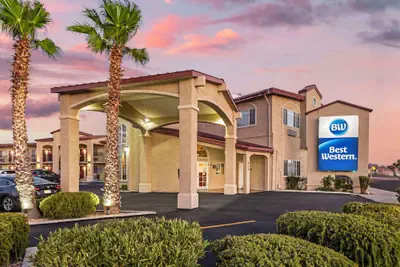 Photo 2 - Best Western China Lake Inn