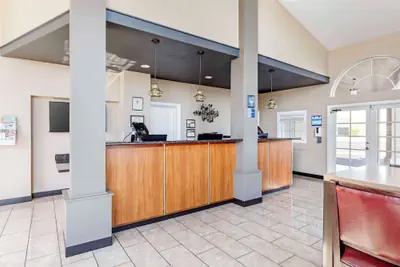 Photo 4 - Best Western China Lake Inn
