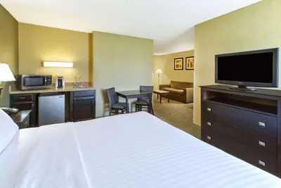 Photo 3 - Country Inn & Suites by Radisson, Benton Harbor-St. Joseph, MI