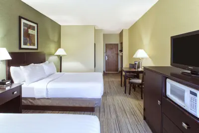 Photo 4 - Country Inn & Suites by Radisson, Benton Harbor-St. Joseph, MI