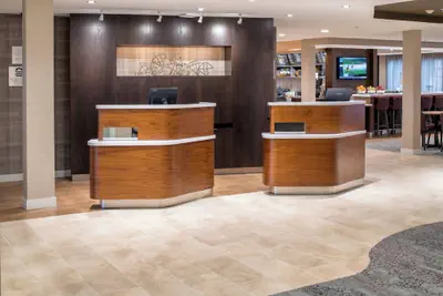 Photo 5 - Courtyard by Marriott Portland North