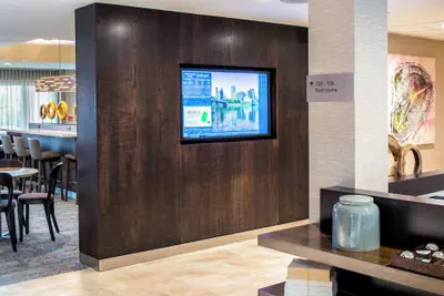 Photo 3 - Courtyard by Marriott Portland North
