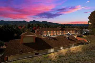 Photo 2 - Best Western Willits Inn