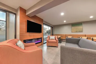 Photo 4 - Hawthorn Extended Stay by Wyndham Bedford / Dallas