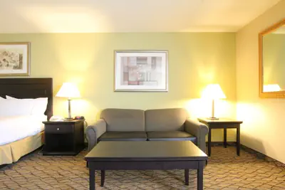 Photo 3 - Holiday Inn Express & Suites Chicago-Libertyville by IHG