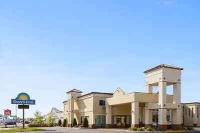 Photo 2 - Days Inn by Wyndham Tonawanda/Buffalo