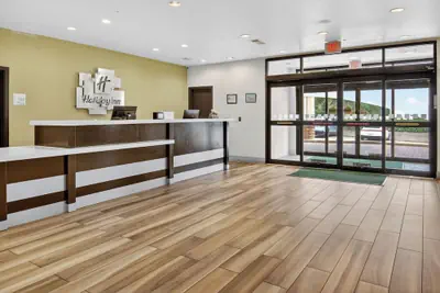 Photo 4 - Holiday Inn & Suites Dallas-Addison by IHG