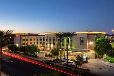 Photo 2 - Hampton Inn Phoenix-Airport North
