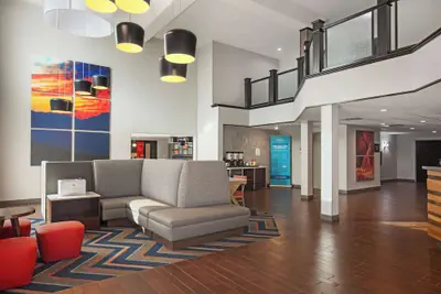 Photo 3 - Hampton Inn Phoenix-Airport North