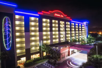Photo 2 - Hampton Inn Cocoa Beach/Cape Canaveral