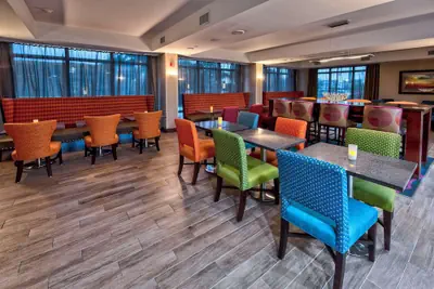 Photo 3 - Hampton Inn Orlando-Maingate South