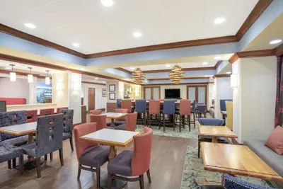 Photo 5 - Hampton Inn Boston/Marlborough