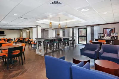 Photo 3 - Hampton Inn Boston/Peabody