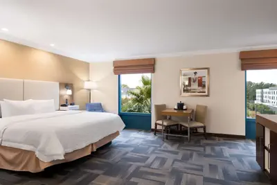 Photo 4 - Hampton Inn Charleston-North
