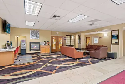 Photo 4 - AmericInn by Wyndham Denver Airport