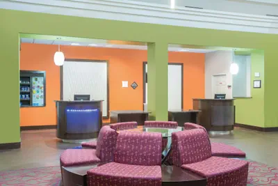 Photo 4 - La Quinta Inn & Suites by Wyndham Conference Center Prescott