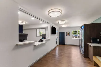 Photo 3 - Sonesta Simply Suites Austin South