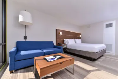 Photo 4 - Holiday Inn Express Springfield by IHG