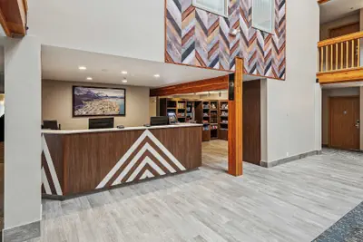 Photo 3 - Hotel Edgewater