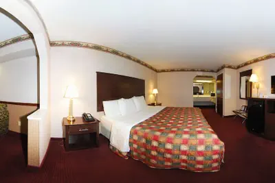 Photo 4 - Days Inn & Suites by Wyndham Pine Bluff