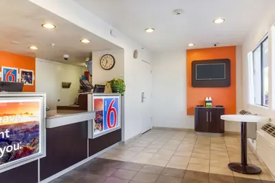Photo 5 - Motel 6 Phoenix, AZ - West