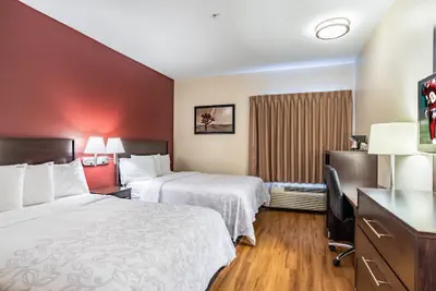 Photo 4 - Red Roof Inn PLUS+ Tempe - Phoenix Airport