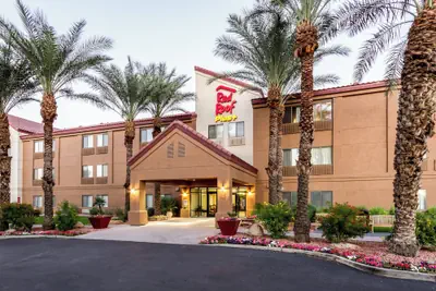 Photo 2 - Red Roof Inn PLUS+ Tempe - Phoenix Airport
