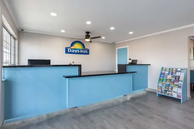 Photo 4 - Days Inn by Wyndham Red Bluff