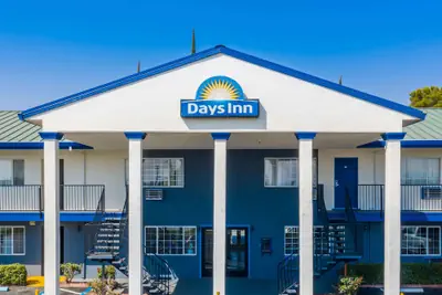 Photo 2 - Days Inn by Wyndham Red Bluff