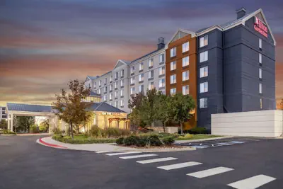 Photo 2 - Hilton Garden Inn Denver Airport
