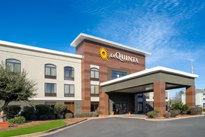 Photo 2 - La Quinta Inn & Suites by Wyndham-Albany GA