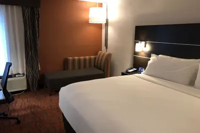 Photo 5 - Holiday Inn Express Metropolis by IHG