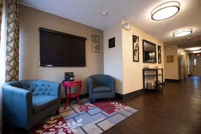 Photo 2 - Sonesta Simply Suites Naperville Warrenville