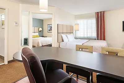 Photo 3 - Sonesta Simply Suites Naperville Warrenville