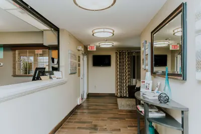 Photo 3 - Sonesta Simply Suites Minneapolis Richfield