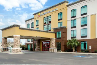 Photo 2 - Comfort Inn & Suites Biloxi - D'Iberville