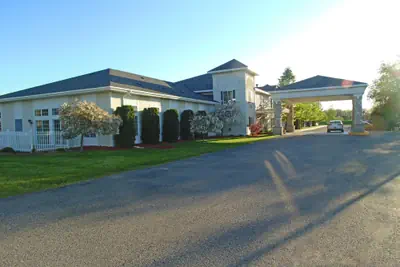 Photo 2 - American Inn and Suites Houghton Lake