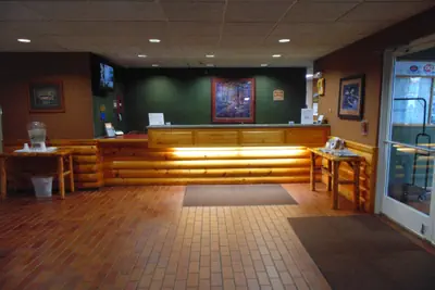 Photo 4 - American Inn and Suites Houghton Lake